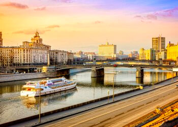 Круиз на яхте «Рэдиссон Ройал» по Москве-реке