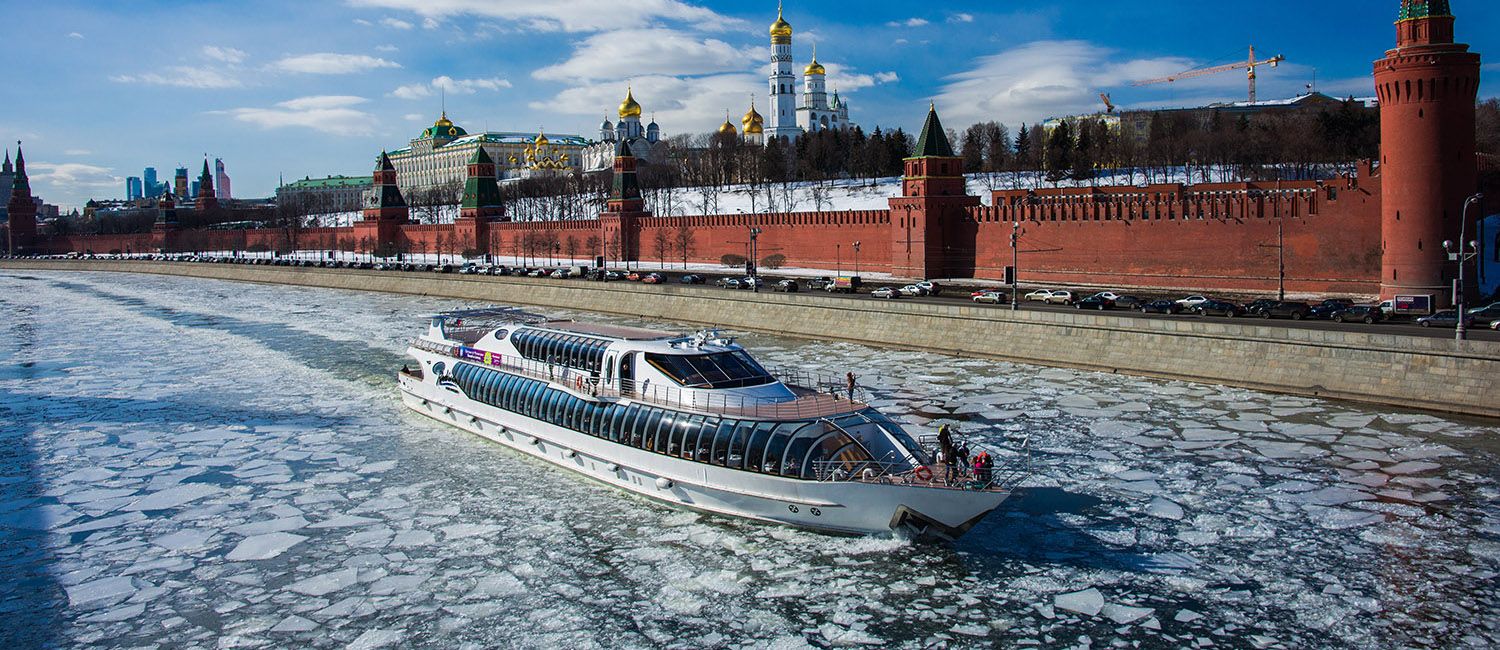 Ужин на теплоходе в Москве